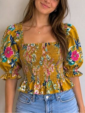 Alivia Kaley Smocked top crop XS floral